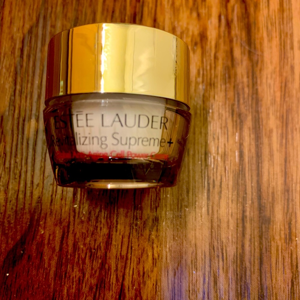 Estee Lauder Revitalizing Supreme: firmness strength & radience